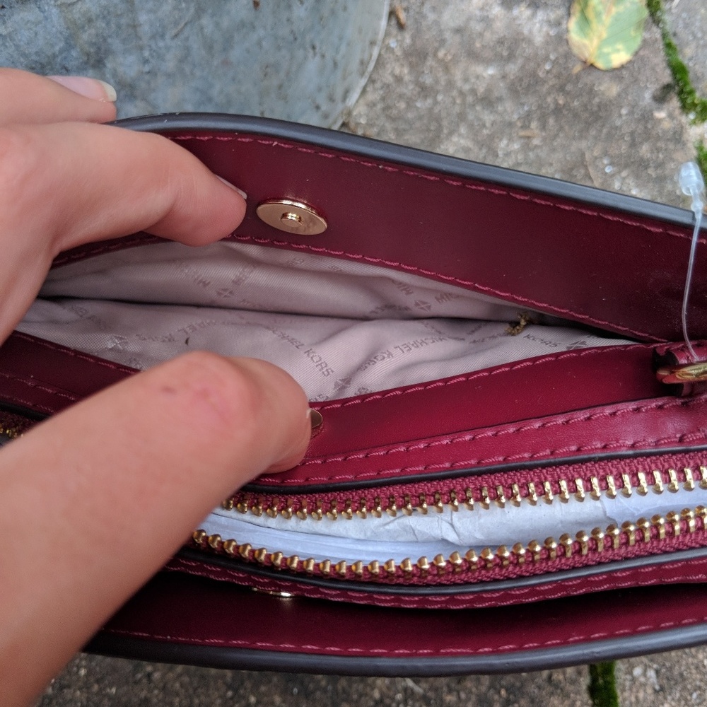 🎉HP🎉 Michael Kors Small Adele Crossbody Mulberry - Picture 6 of 7